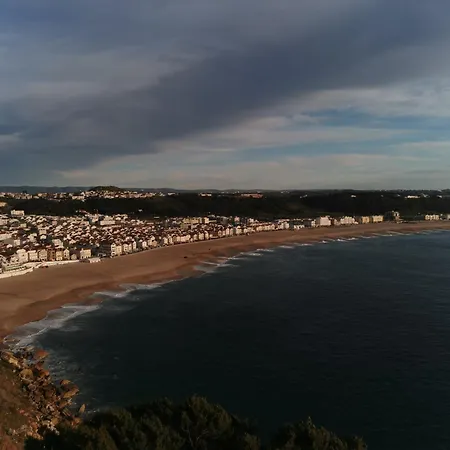 Ricky House Big Waves Apartment