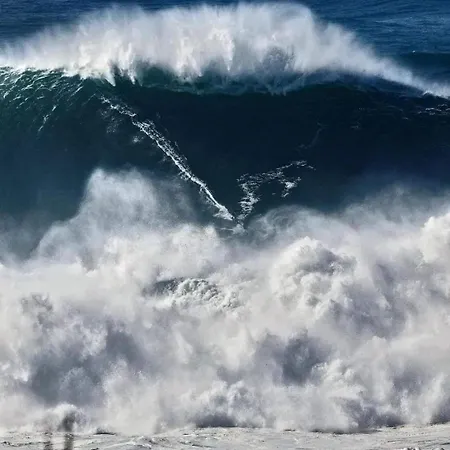 Ricky House Big Waves * Nazaré